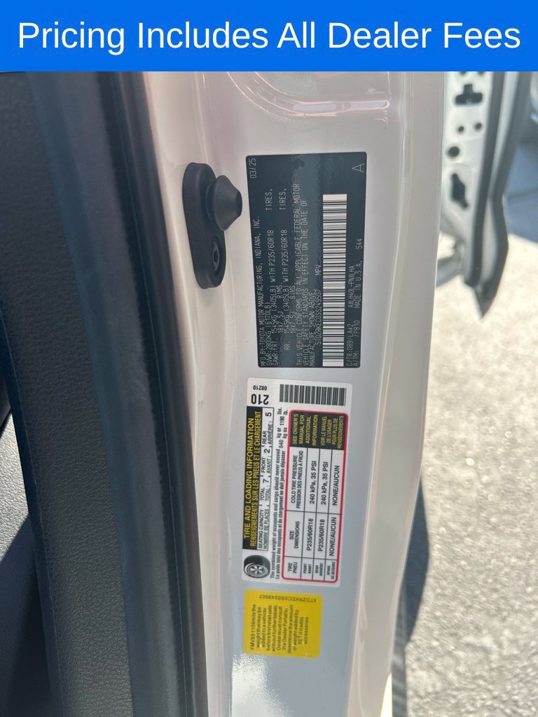 New 2025 Toyota Sienna Limited FWD image 4