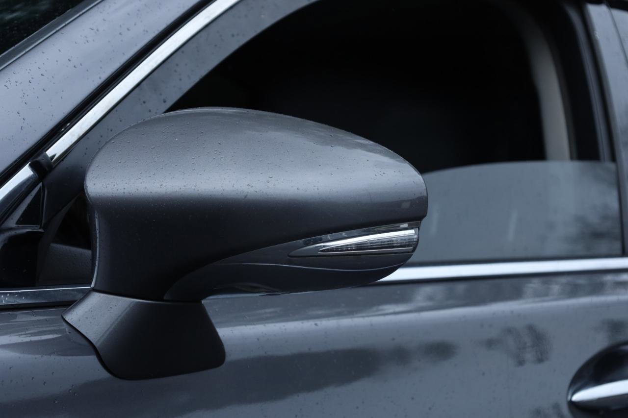 Used 2017 Lexus LS 460 w/ Comfort Package image 24