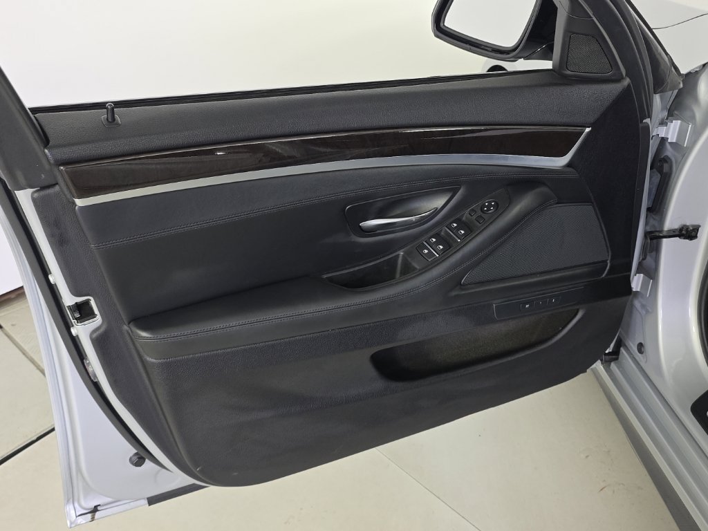 Used 2016 BMW 535i Sedan RWD image 11