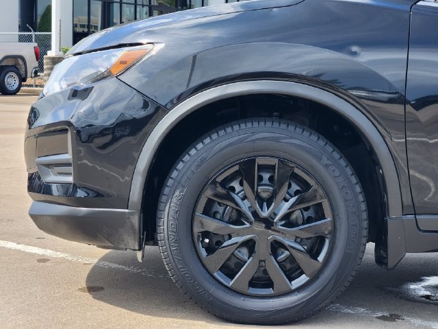 Used 2017 Nissan Rogue S FWD image 8