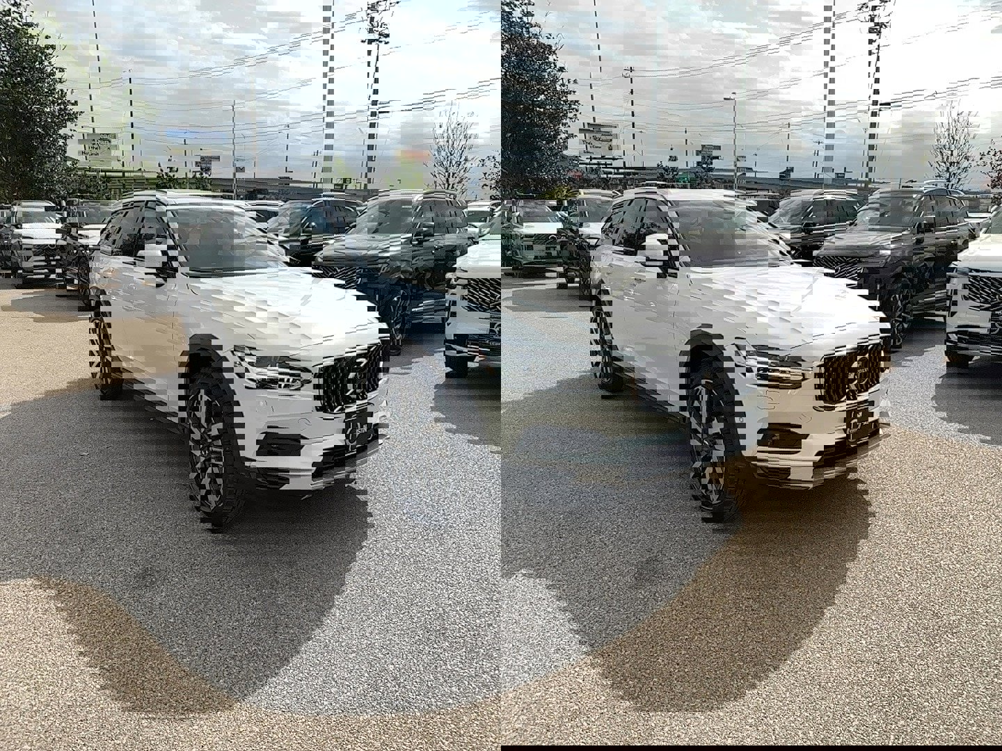 New 2025 Volvo V90 B6 Cross Country Plus w/ Protection Package Premier image 9