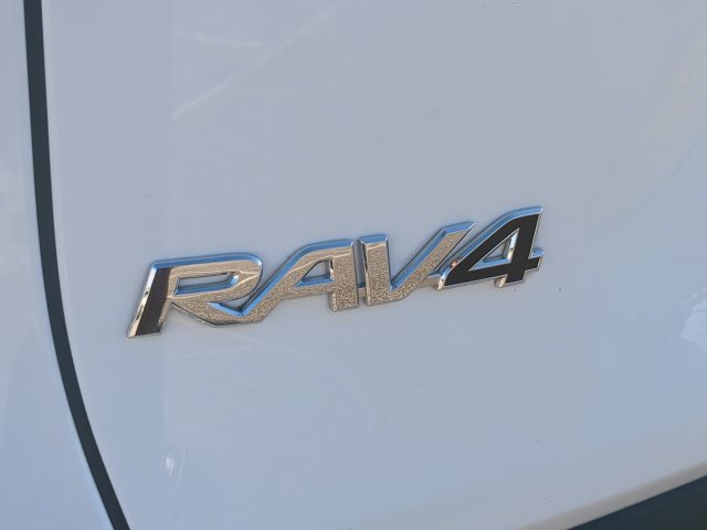 Certified 2025 Toyota RAV4 XLE FWD image 13