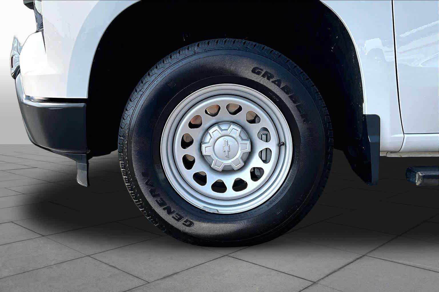 Used 2026 Chevrolet Silverado 1500 W/T w/ Trailering Package RWD image 11