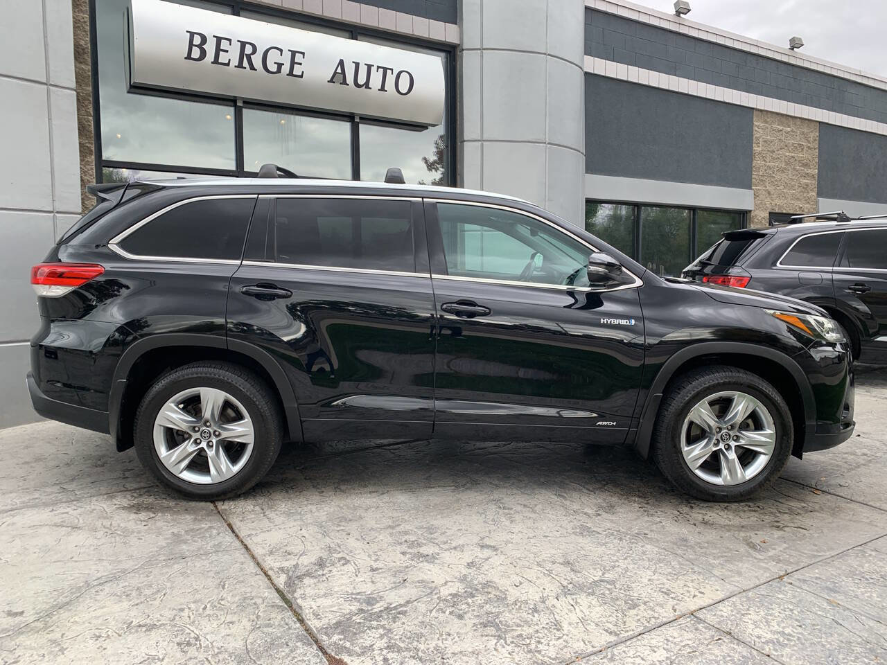 Used 2019 Toyota Highlander Limited image 6