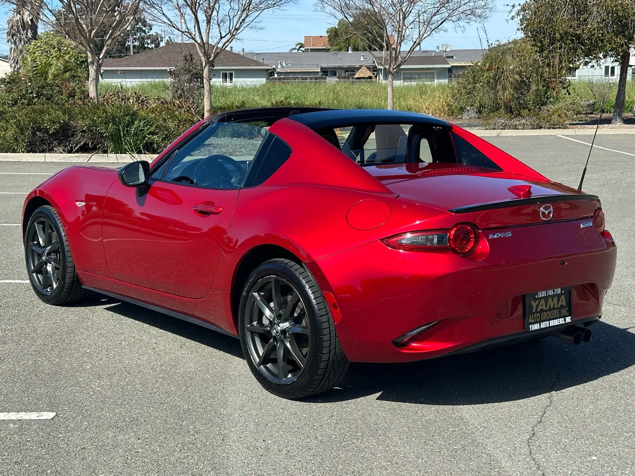 Used 2017 MAZDA MX-5 Miata RF Club RWD image 2