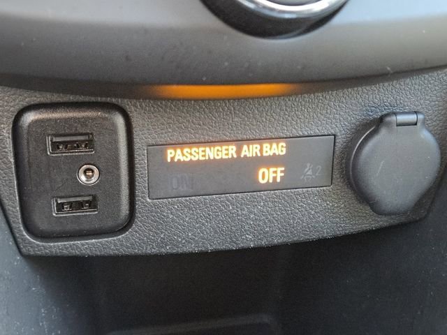 Used 2022 Chevrolet Trax LT w/ LT Convenience Package image 6