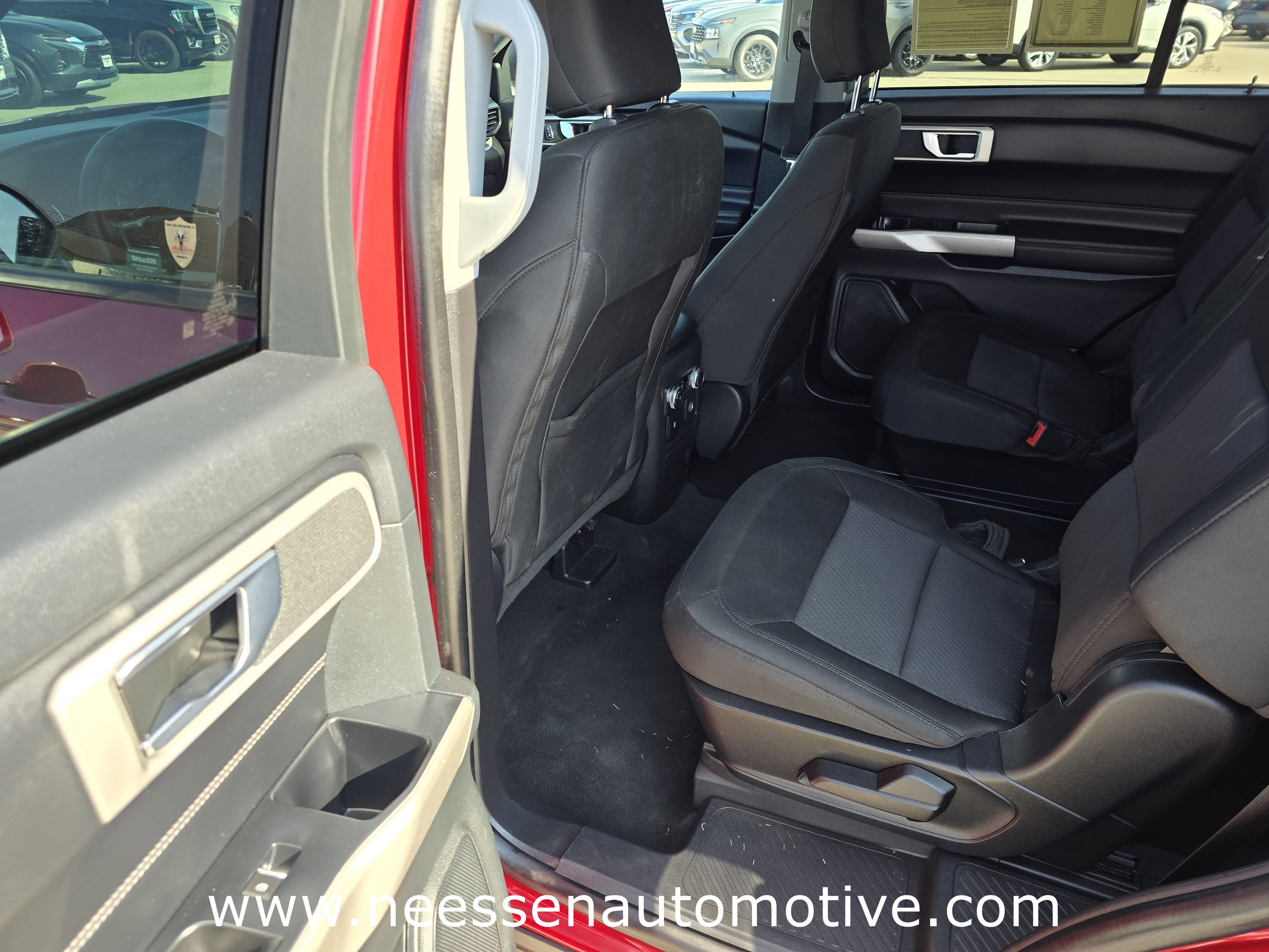 Used 2022 Ford Explorer XLT image 15