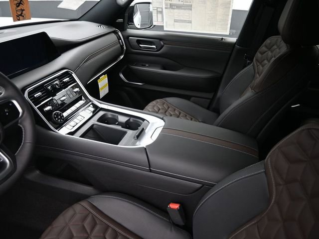 New 2026 Nissan Armada Platinum Reserve image 18