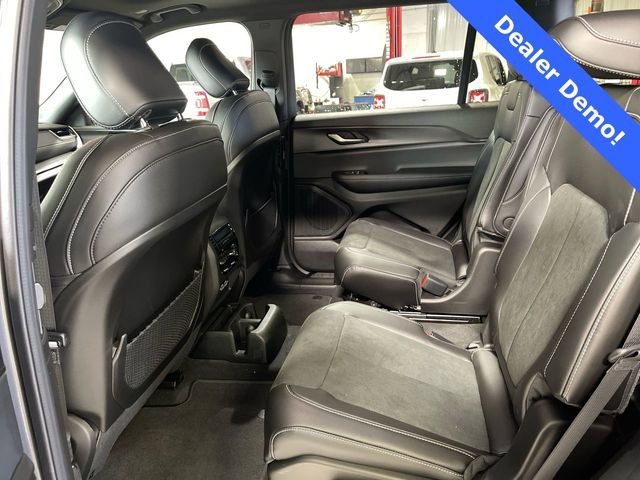 New 2025 Jeep Grand Cherokee L Altitude image 23