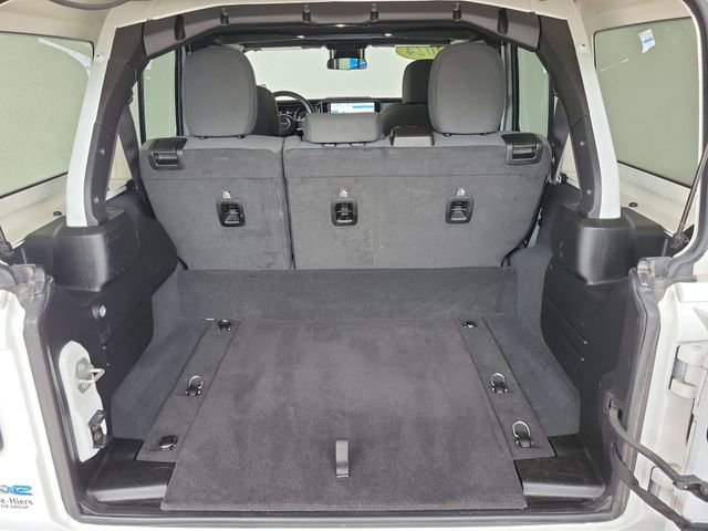 Used 2024 Jeep Wrangler Unlimited Sahara image 35