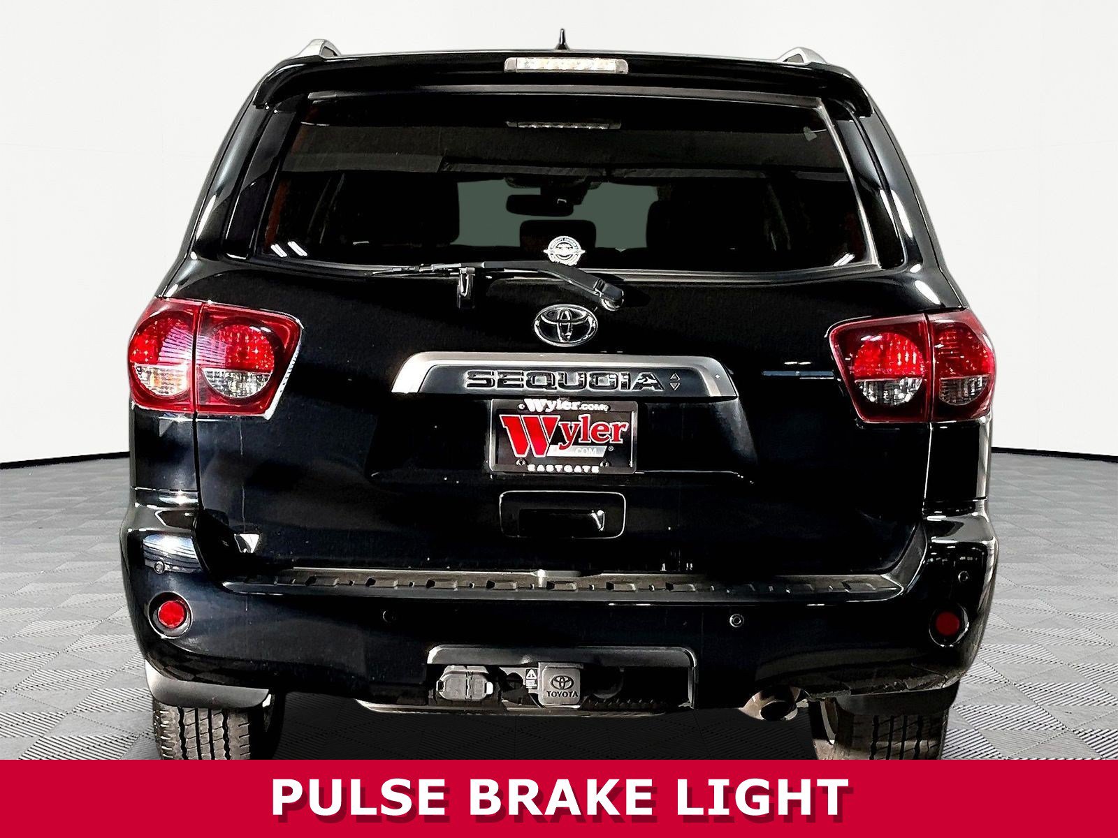 Used 2020 Toyota Sequoia Platinum w/ Preferred Accessory Package AWD/4WD image 5
