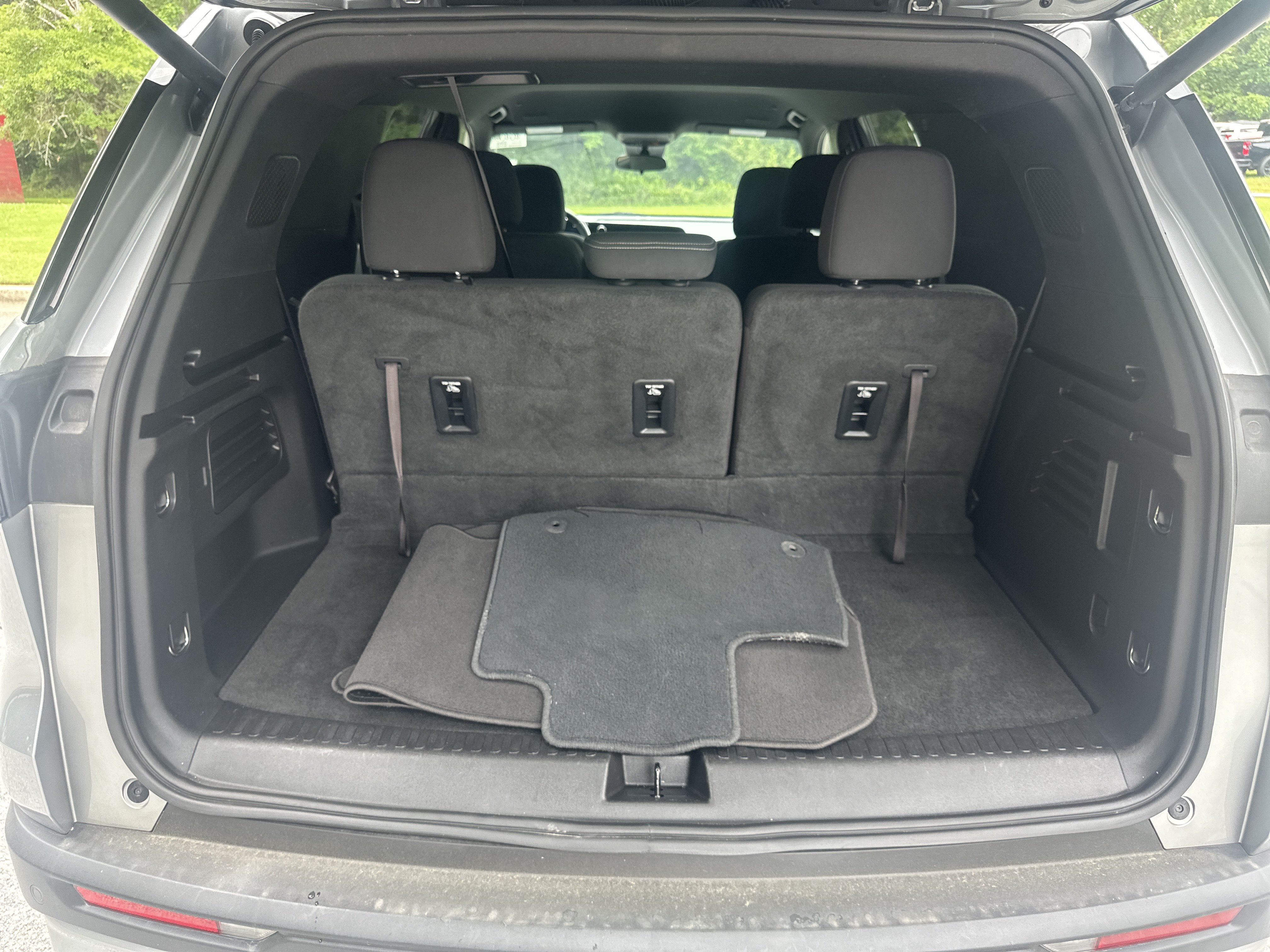 Used 2024 Chevrolet Traverse LT FWD image 18