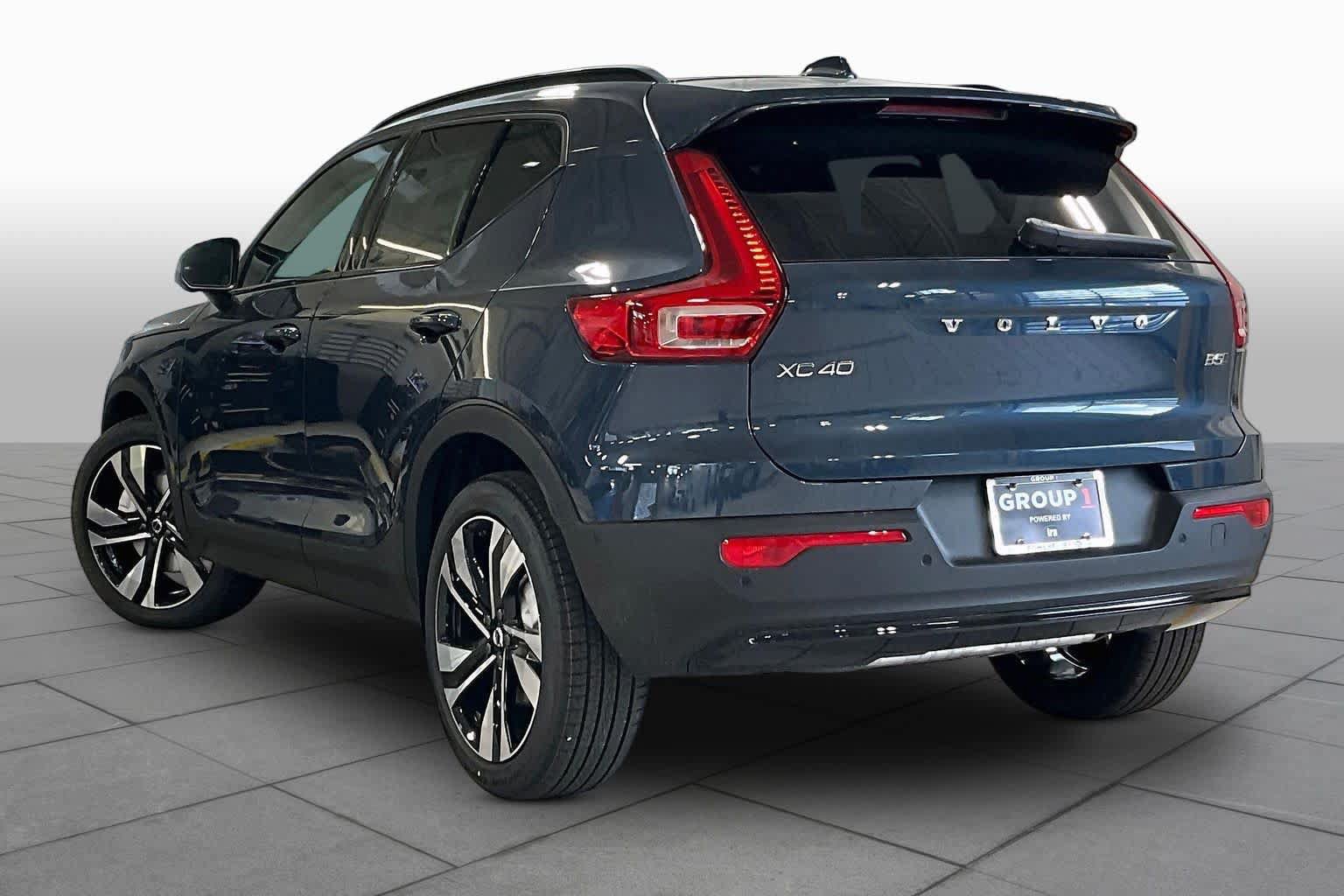 New 2026 Volvo XC40 B5 Ultra w/ Protection Package Premier AWD/4WD image 3