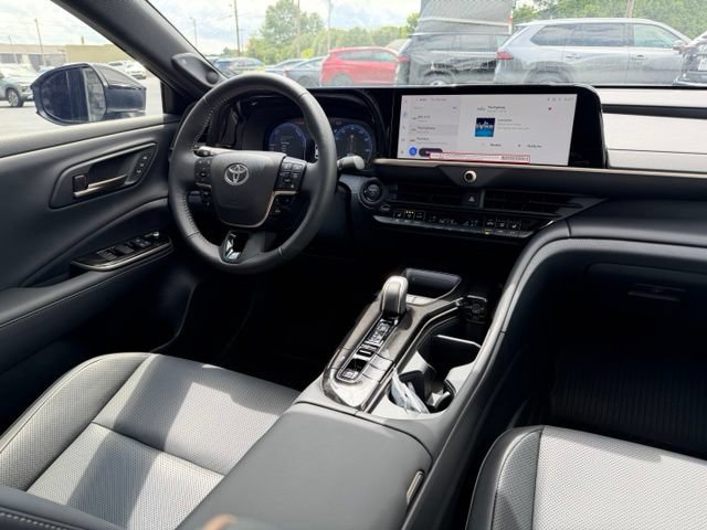 Used 2026 Toyota Crown AWD/4WD image 5