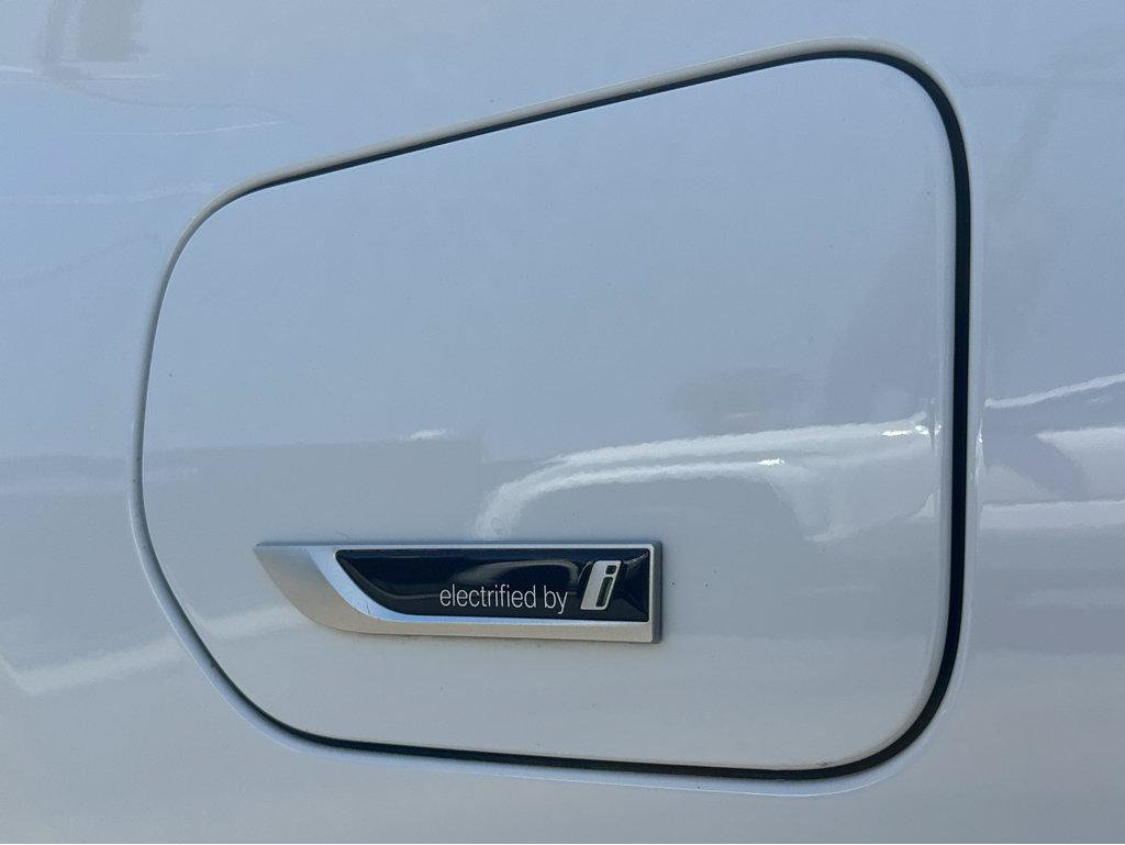 Used 2023 BMW 530e RWD image 39