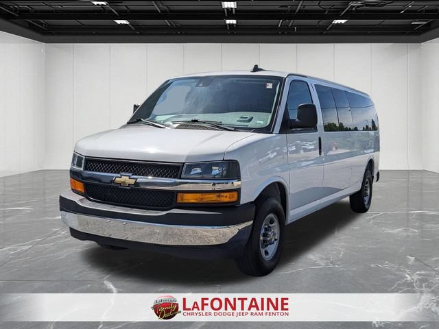 Used 2025 Chevrolet Express 3500 LT w/ LT Preferred Equipment Group RWD image 1