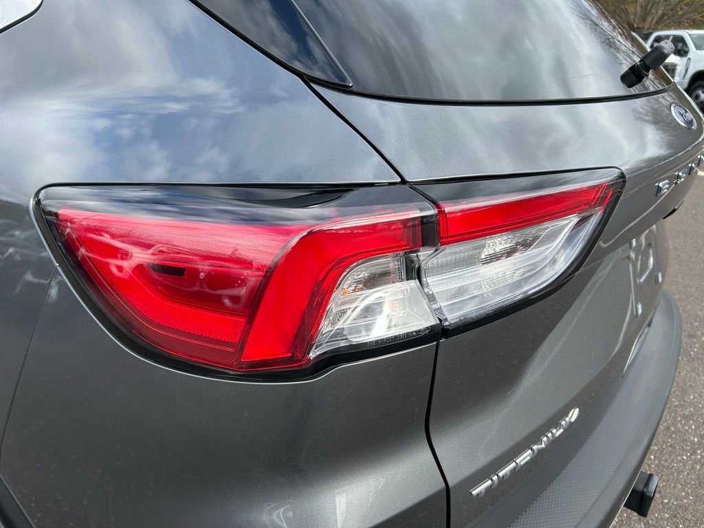 Certified 2022 Ford Escape Titanium w/ Titanium Elite Package image 36
