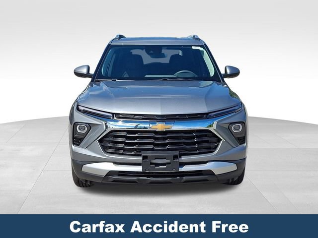 Used 2025 Chevrolet TrailBlazer LT AWD/4WD image 3
