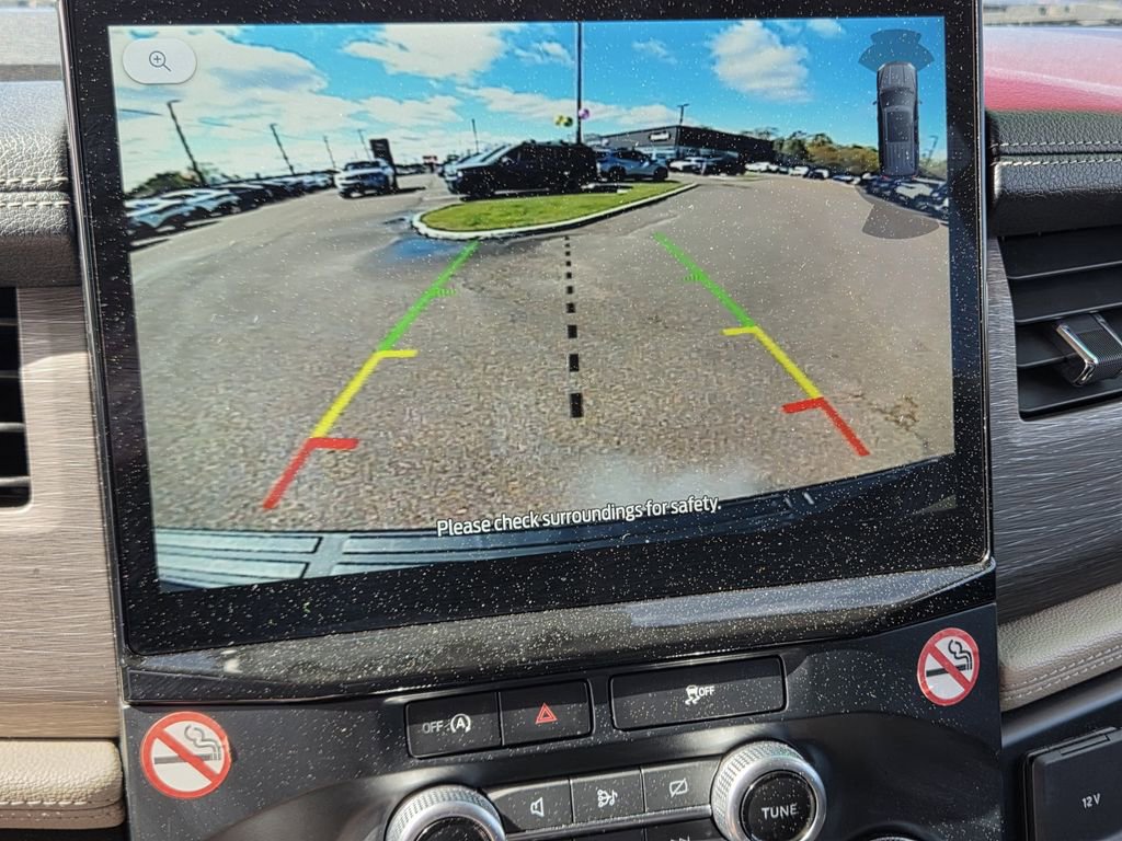 Used 2024 Ford Expedition Limited image 12