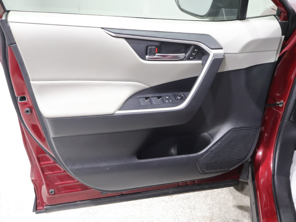 Used 2021 Toyota RAV4 XLE Premium AWD/4WD image 14