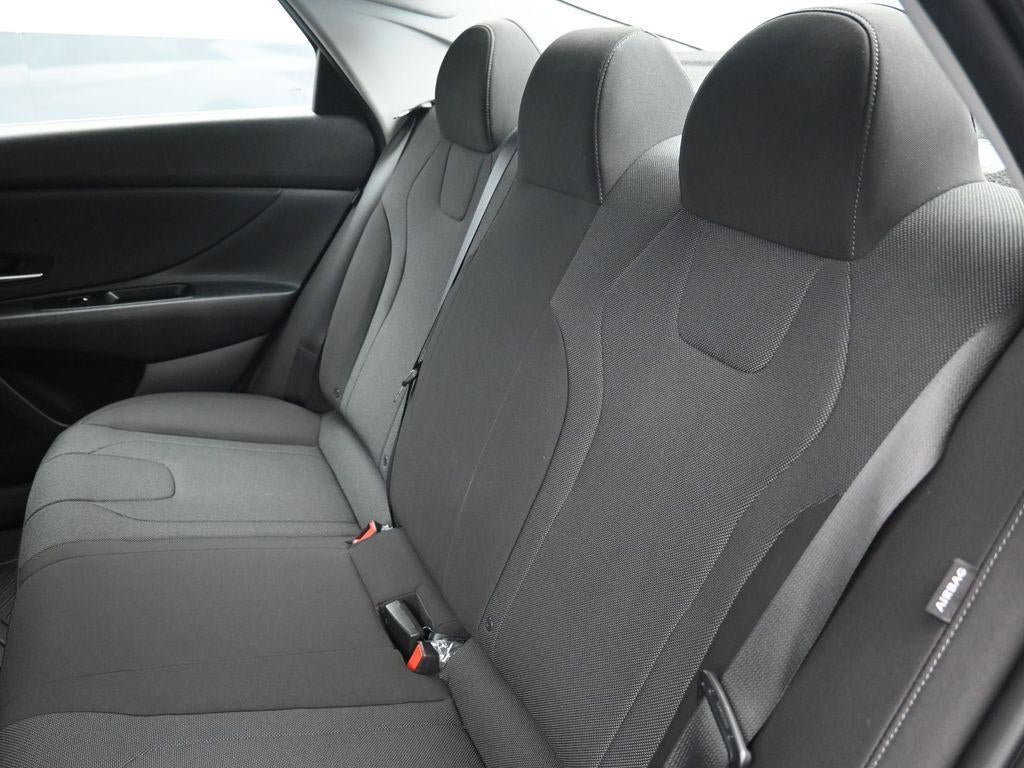 New 2025 Hyundai Elantra SE FWD image 23