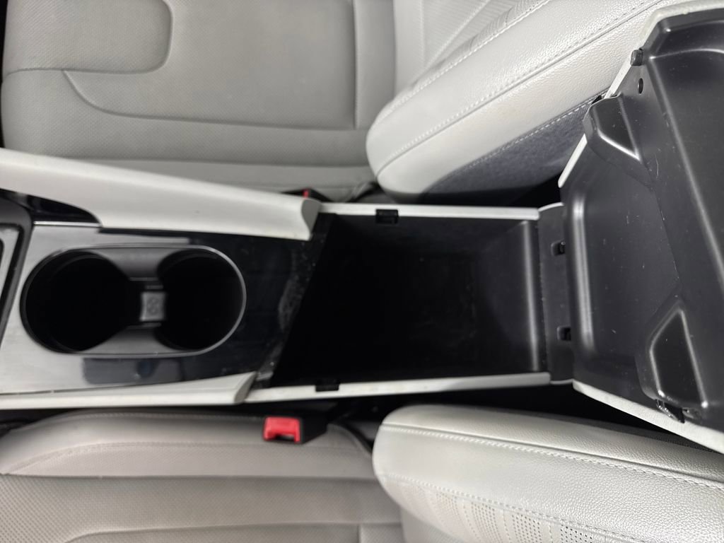 Used 2021 Hyundai Elantra Limited image 26