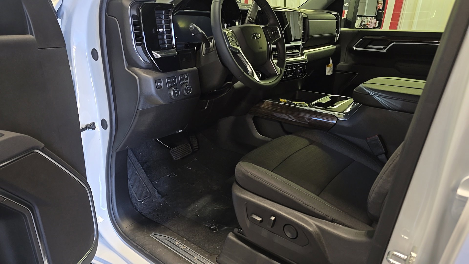 New 2026 Chevrolet Silverado 3500 LT w/ Trail Boss Package image 18