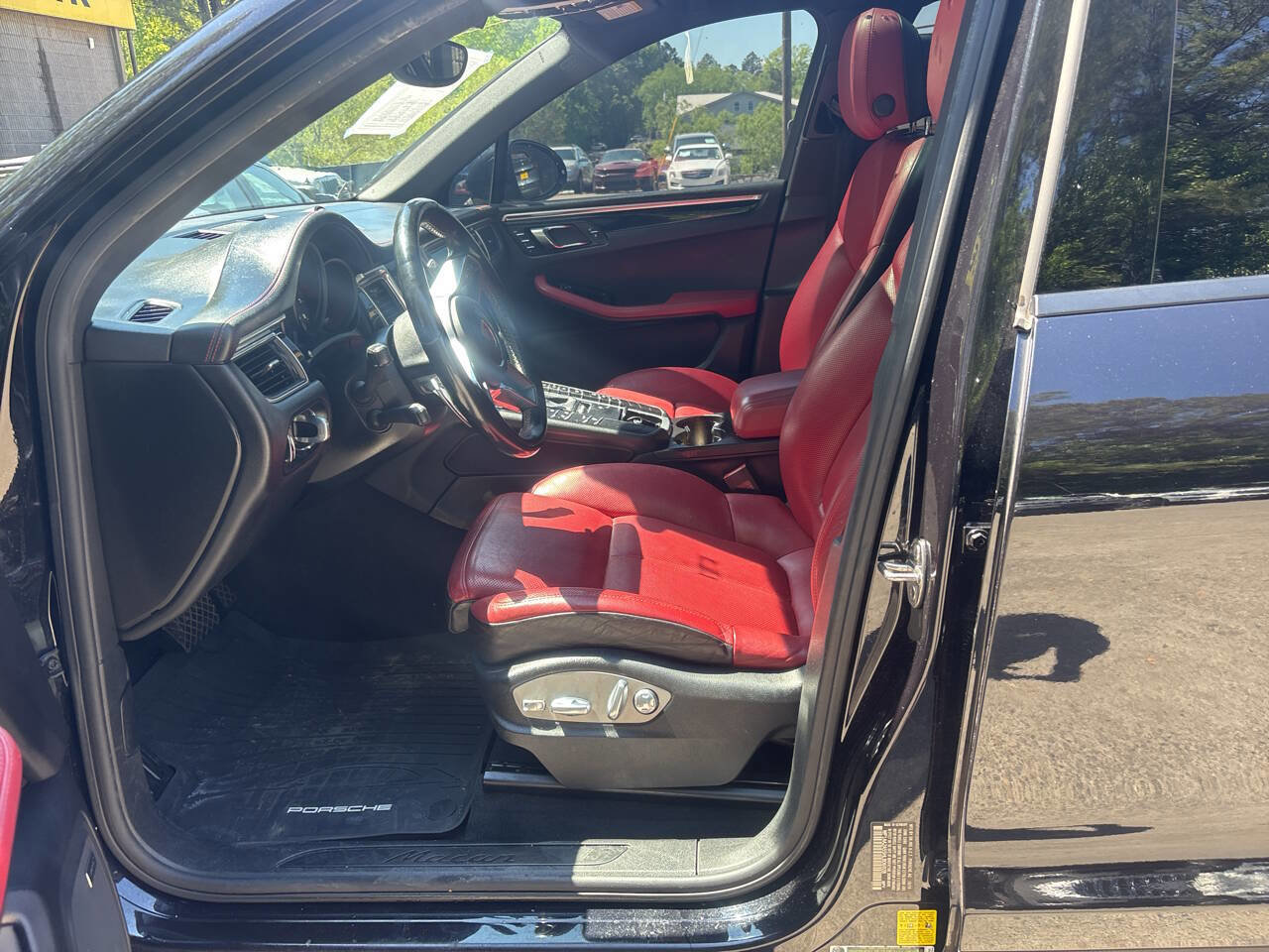 Used 2017 Porsche Macan AWD/4WD image 10