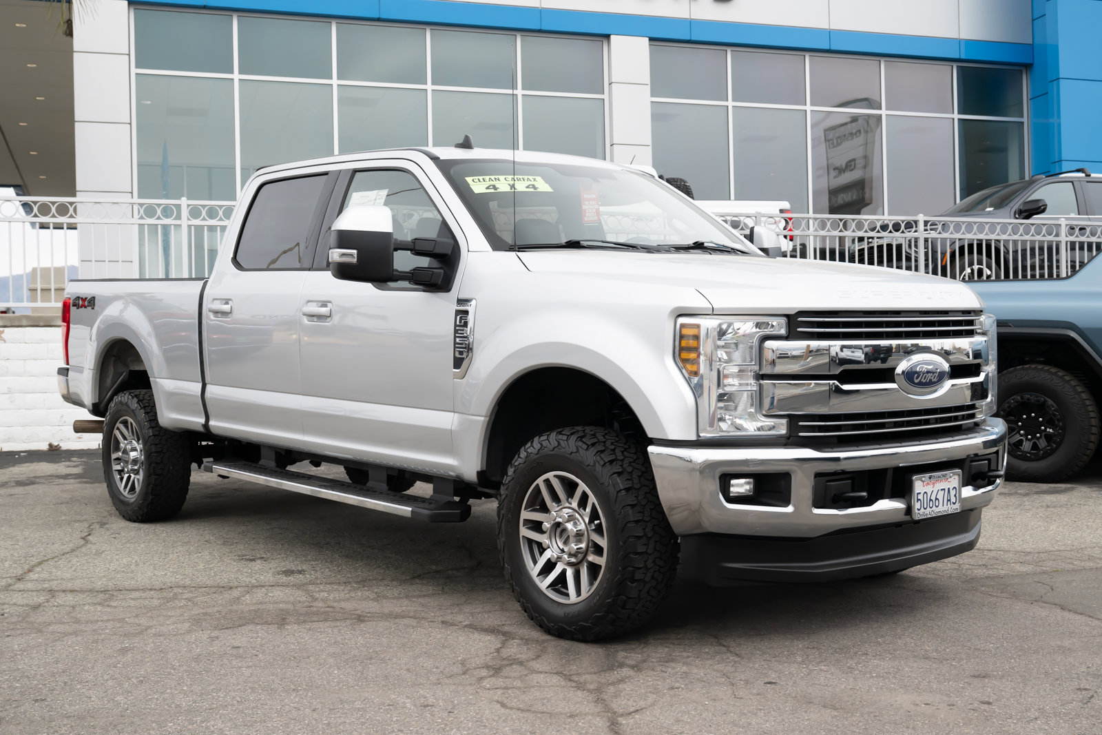 Used 2019 Ford F350 Lariat image 2