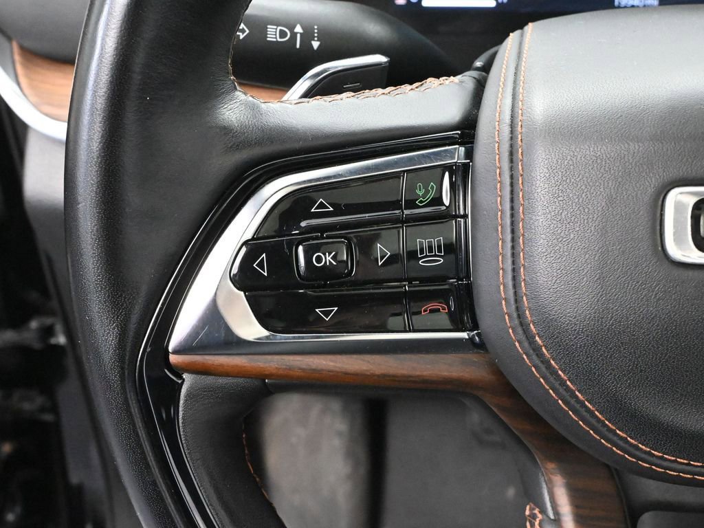 Used 2021 Jeep Grand Cherokee L Summit w/ Luxury Tech Group V AWD/4WD image 31