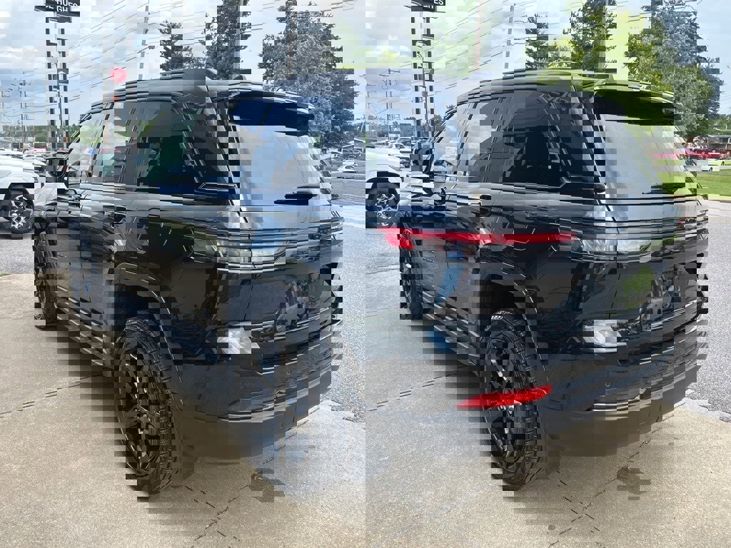 Used 2024 Jeep Grand Cherokee Limited w/ Black Appearance Package image 6