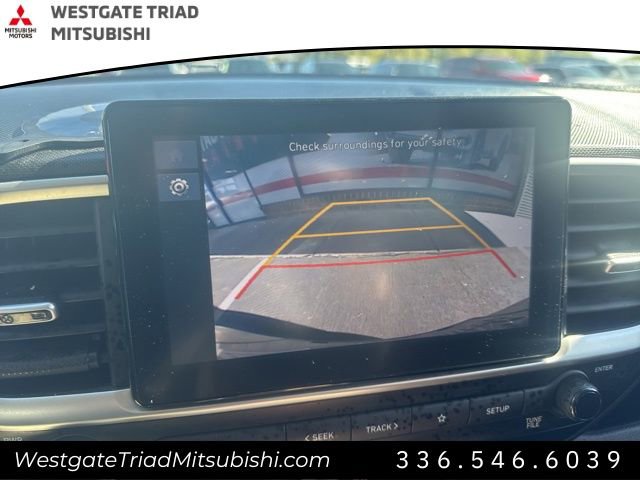 Used 2023 Hyundai Venue SEL FWD image 18