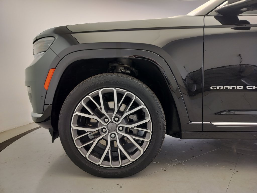 Used 2024 Jeep Grand Cherokee L Summit AWD/4WD image 9