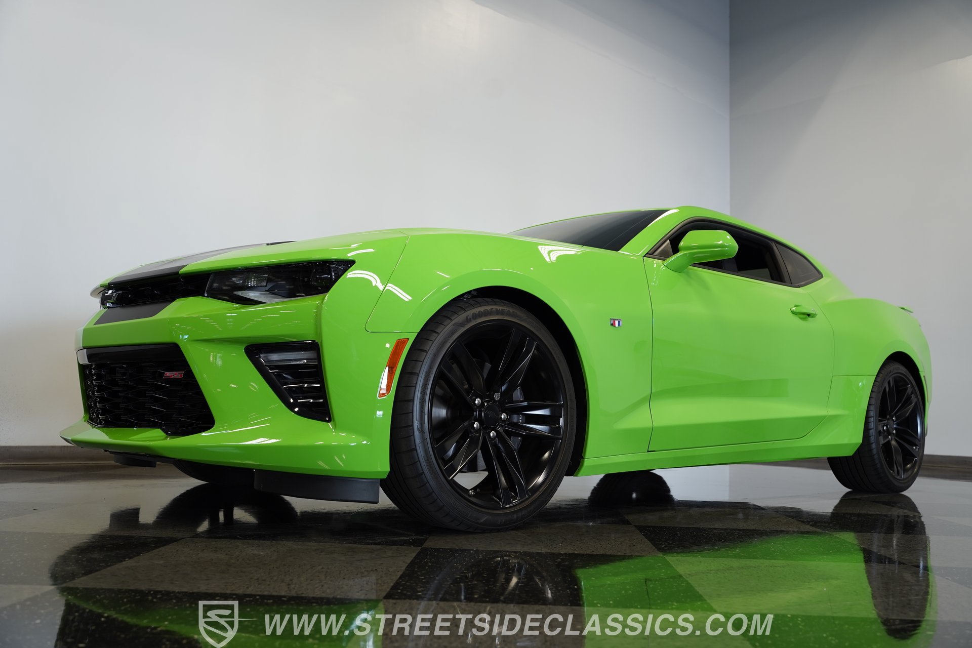 Used 2017 Chevrolet Camaro SS RWD image 21