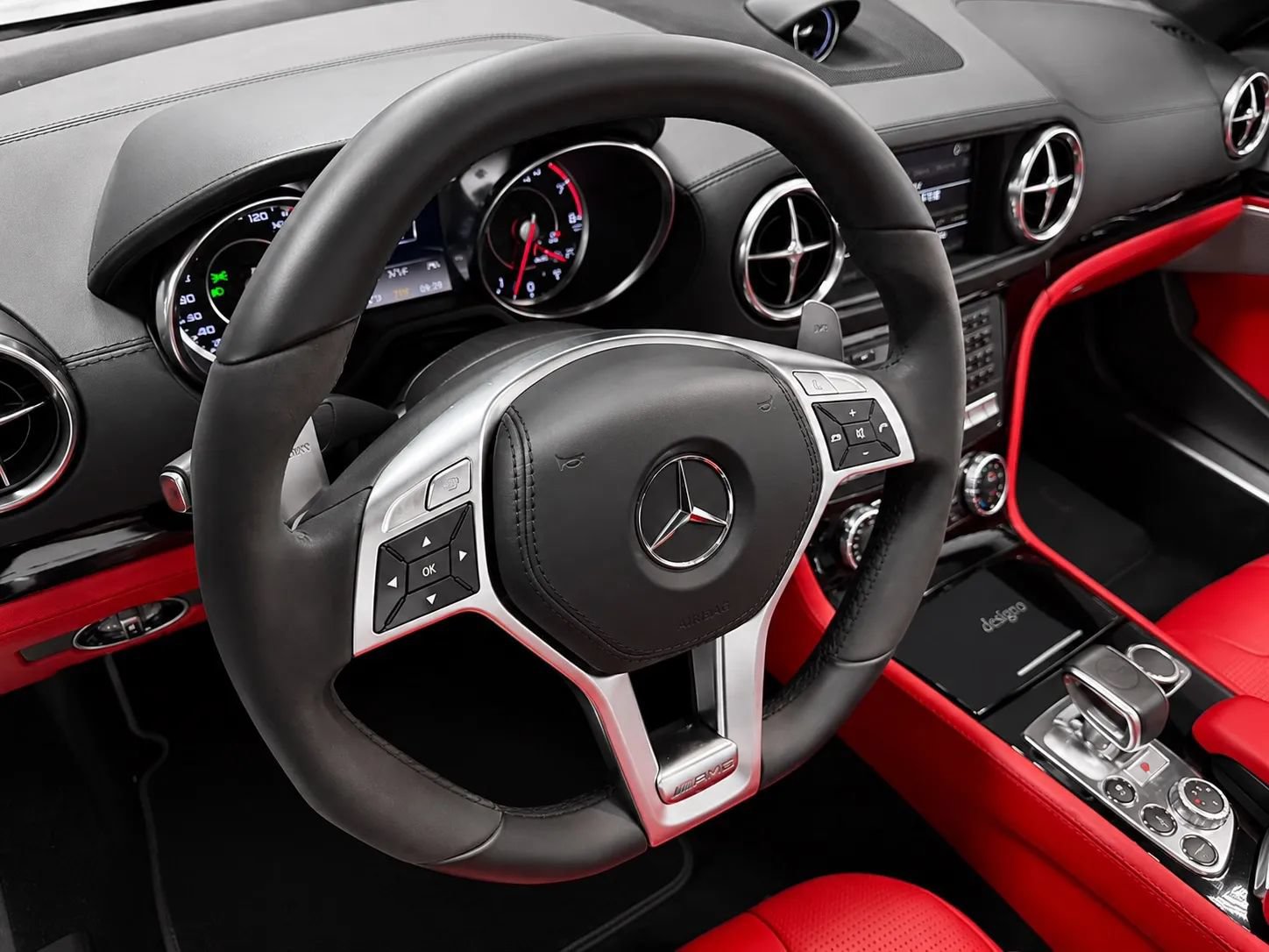 Used 2013 Mercedes-Benz SL 63 AMG w/ AMG Performance Pkg image 11
