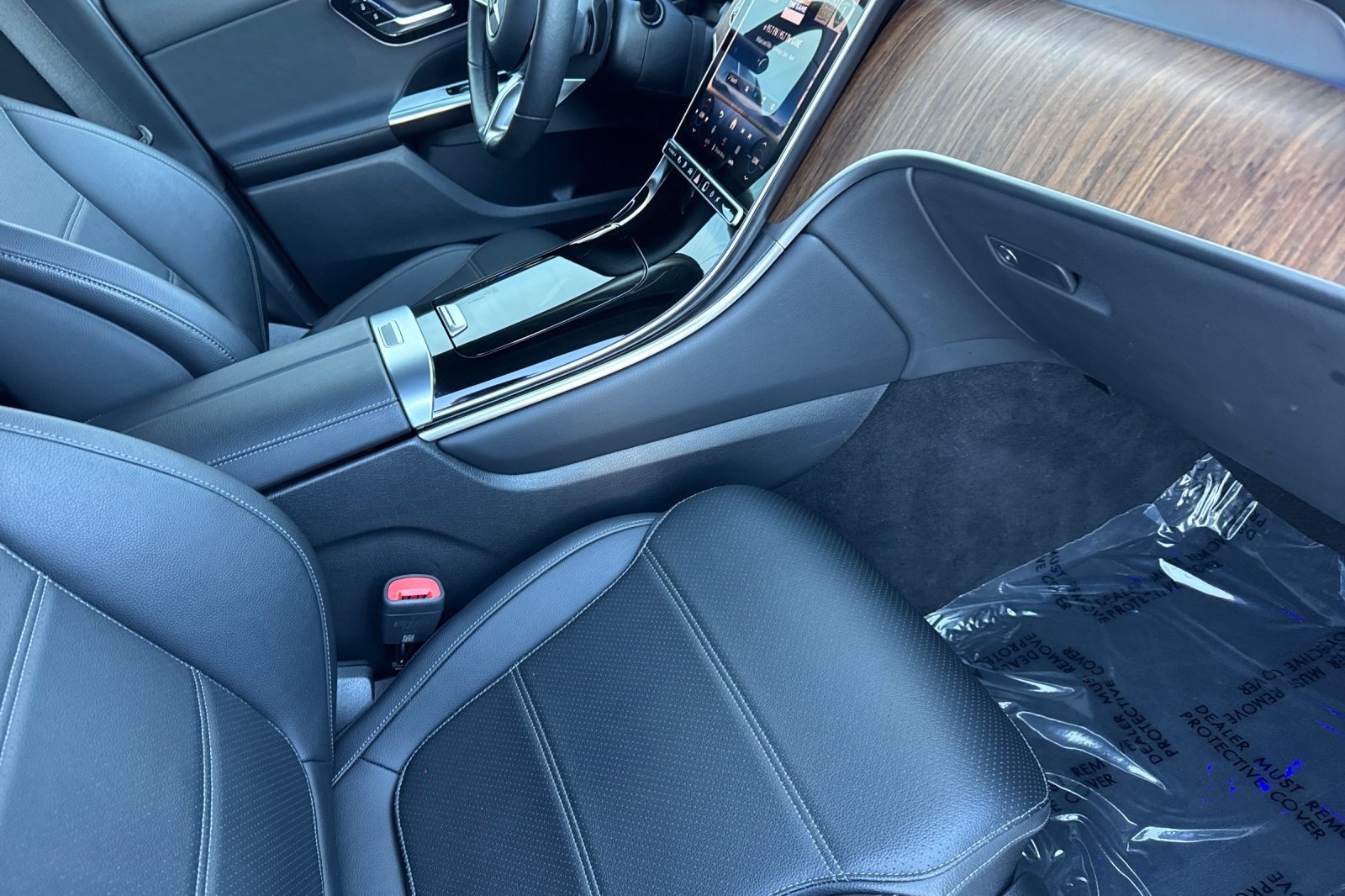 Certified 2025 Mercedes-Benz GLC 350e 4MATIC image 34