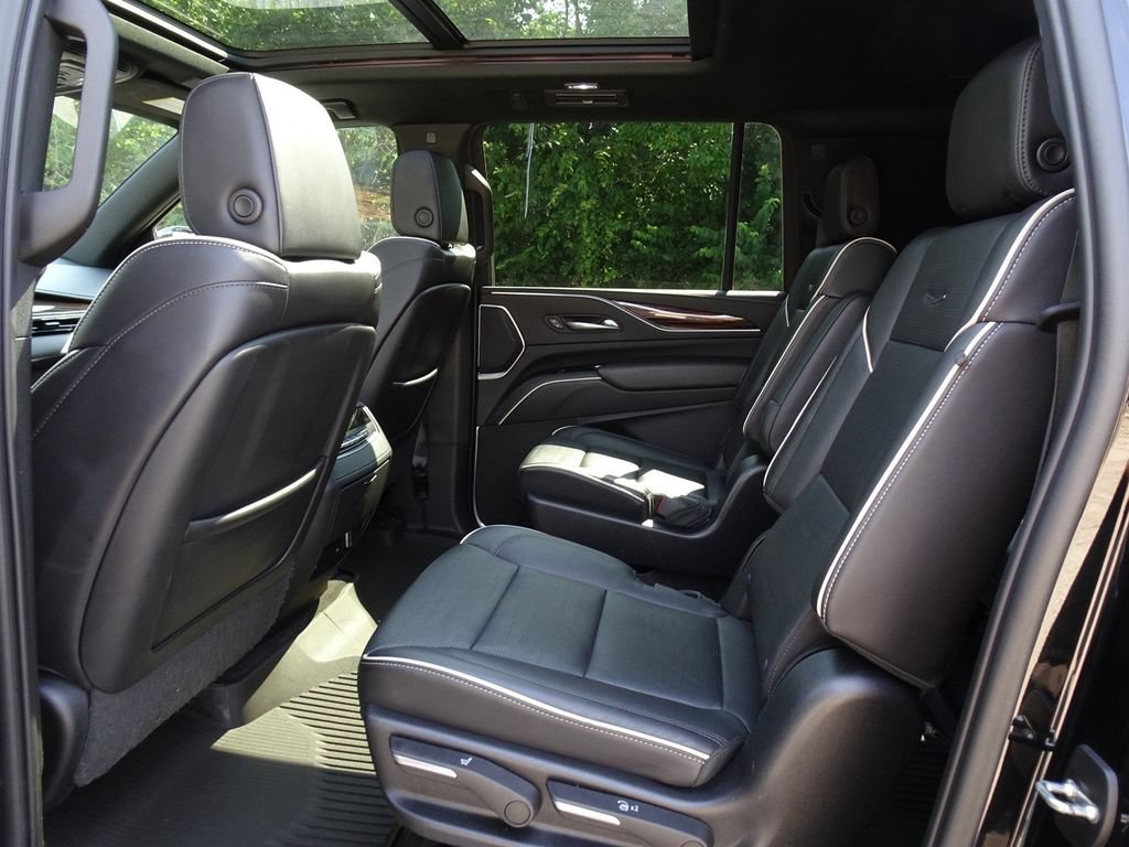 Used 2022 Cadillac Escalade ESV Premium Luxury AWD/4WD image 15