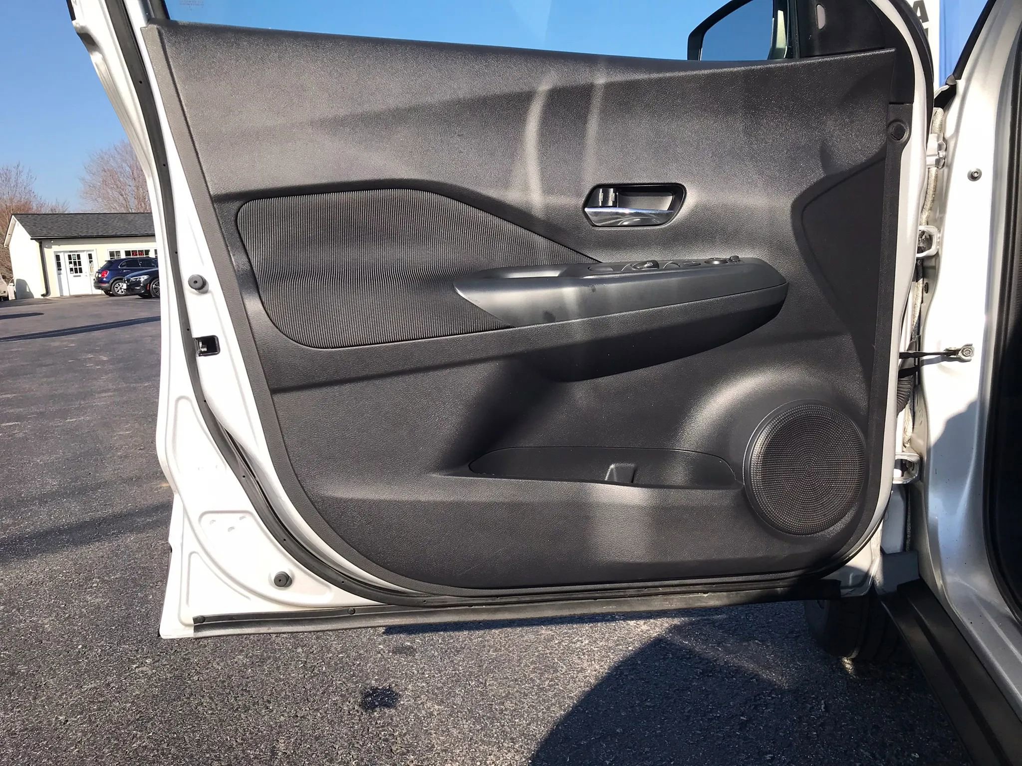 Used 2019 Nissan Kicks SV image 10