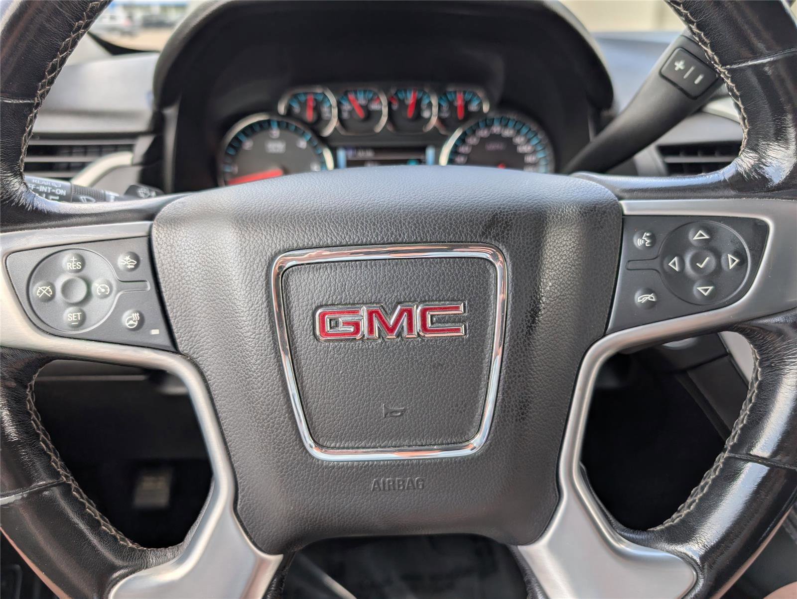 Used 2019 GMC Yukon SLT w/ Open Road Package image 16