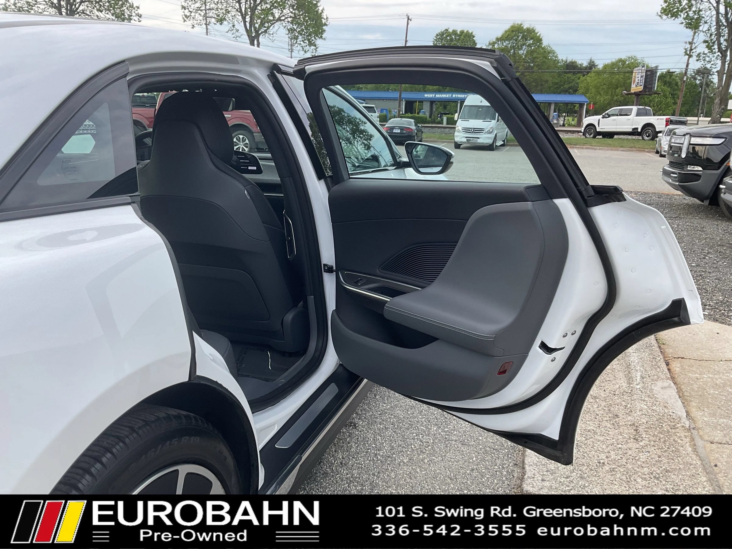 Used 2024 Lucid Air Pure RWD image 18