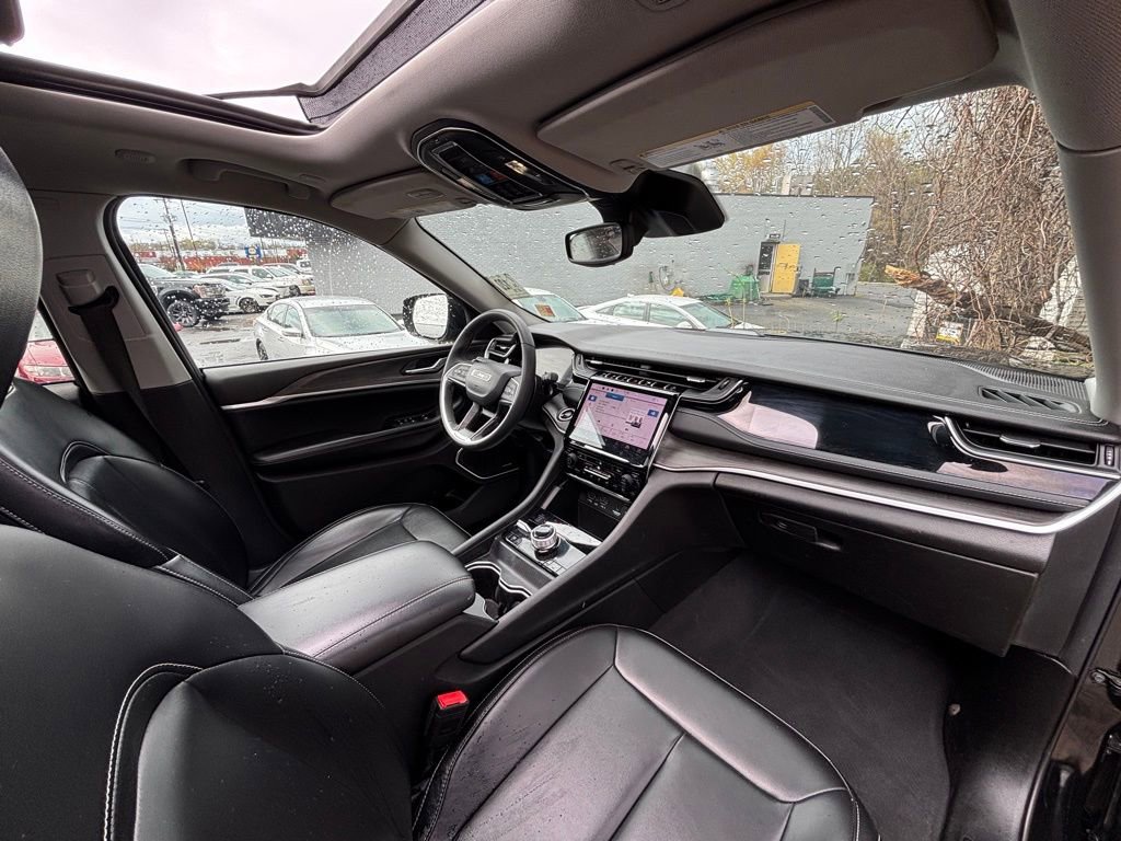 Used 2024 Jeep Grand Cherokee Limited 4xe image 15