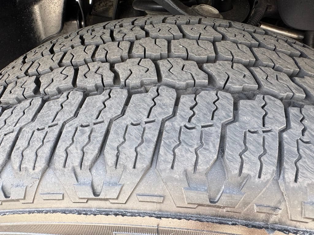 Used 2010 Lincoln Navigator 4WD image 33