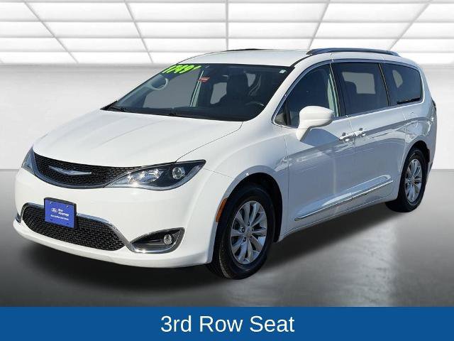 Used 2018 Chrysler Pacifica Touring-L FWD image 3