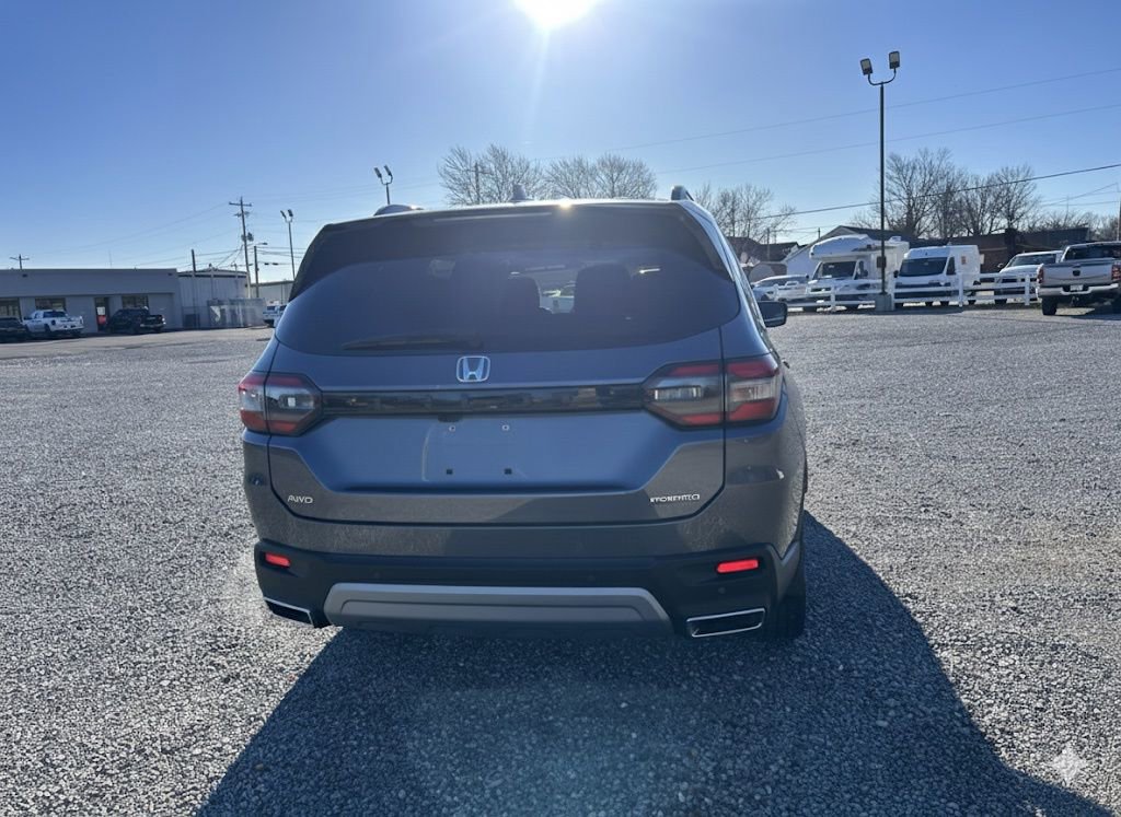 Used 2025 Honda Pilot Touring image 35
