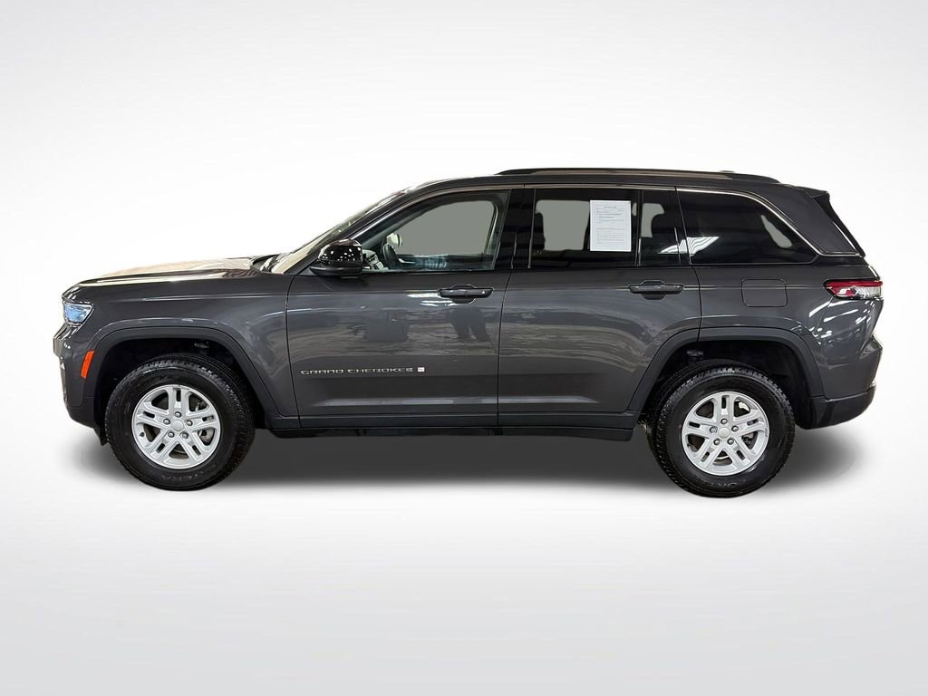 Certified 2023 Jeep Grand Cherokee Laredo AWD/4WD image 2