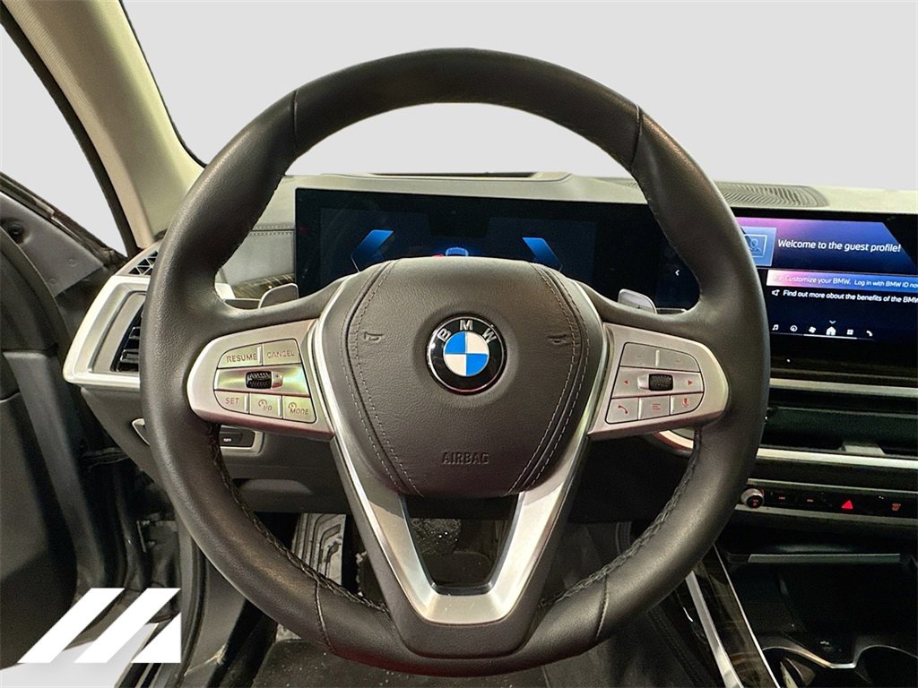 Used 2024 BMW X7 xDrive40i w/ Premium Package image 11