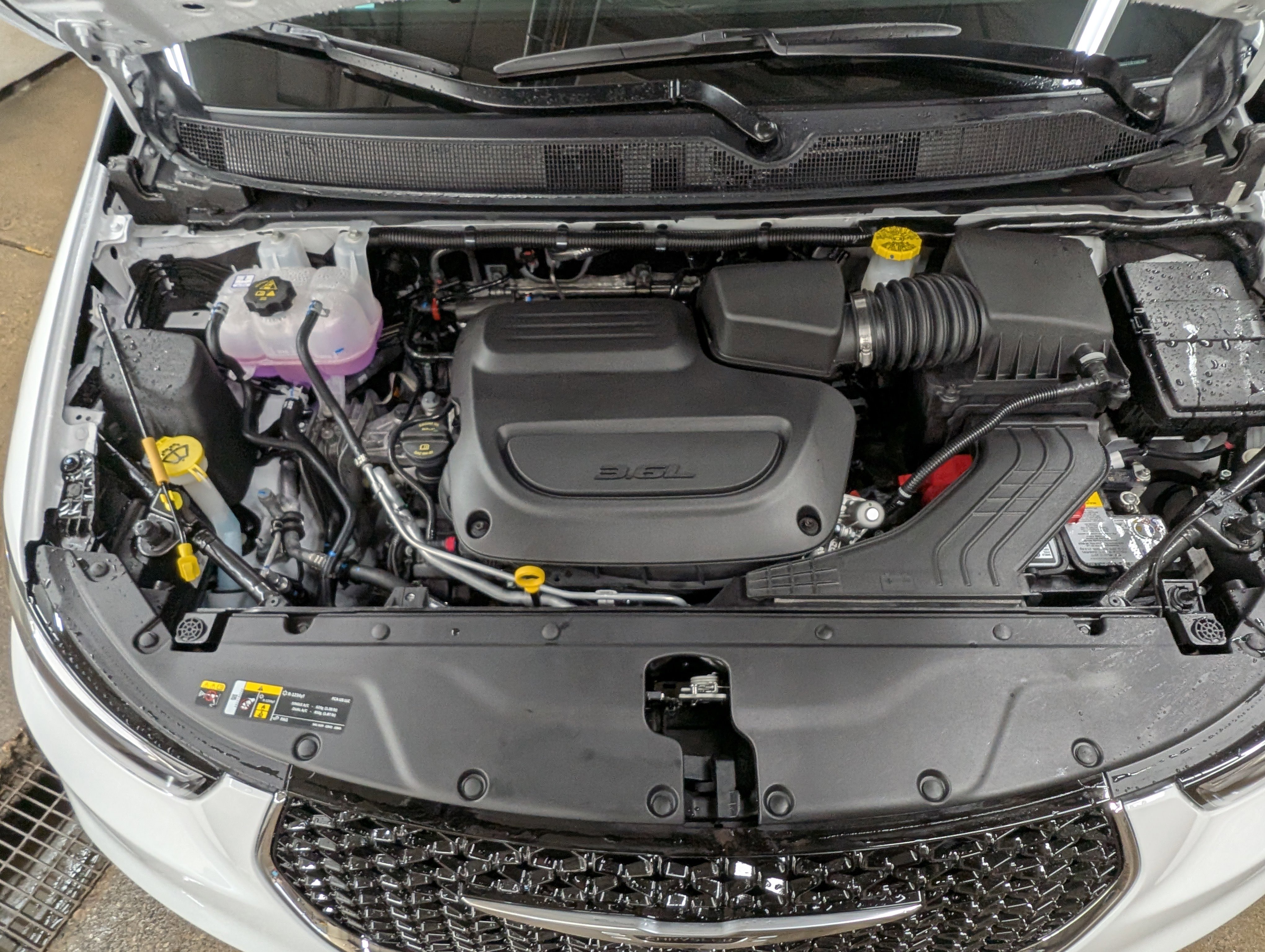 New 2026 Chrysler Pacifica Select image 3