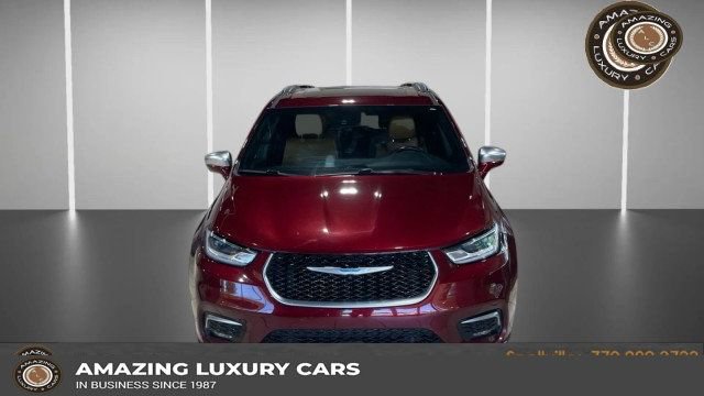 Used 2021 Chrysler Pacifica Pinnacle FWD image 1