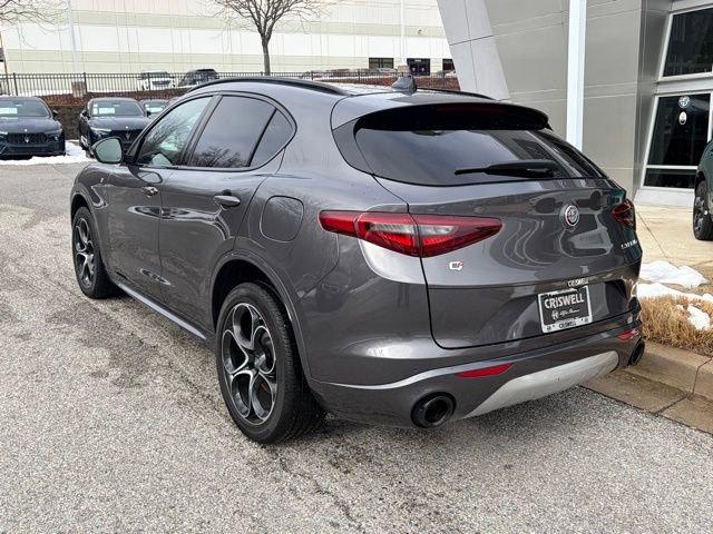 Used 2023 Alfa Romeo Stelvio Ti image 7