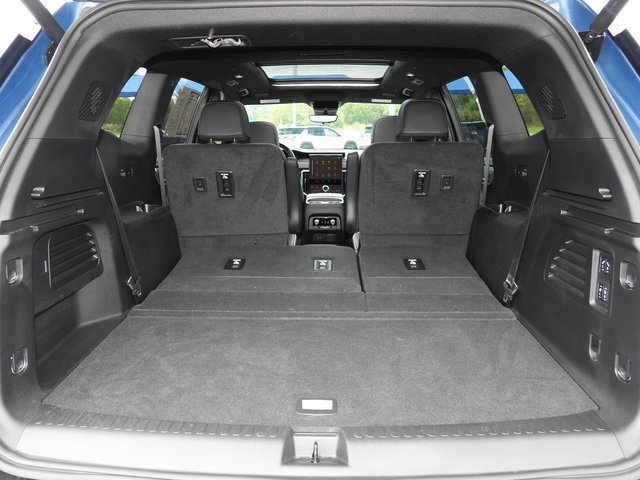 Used 2025 GMC Acadia Denali w/ Super Cruise Package image 56